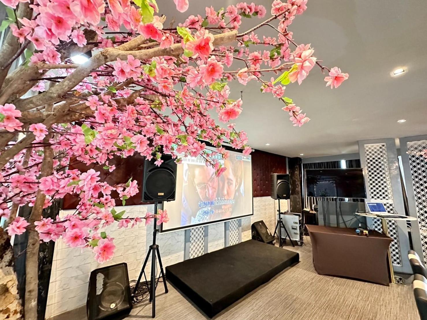 Sky Dome Resotel - โรงแรมสกายโดม รีโซเทล Μπανγκόκ Εξωτερικό φωτογραφία